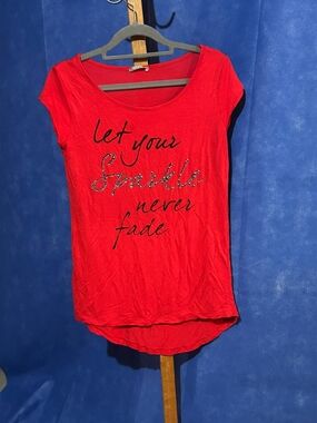 Women’s Red Short-Sleeve Sparkle Graphic Tee
